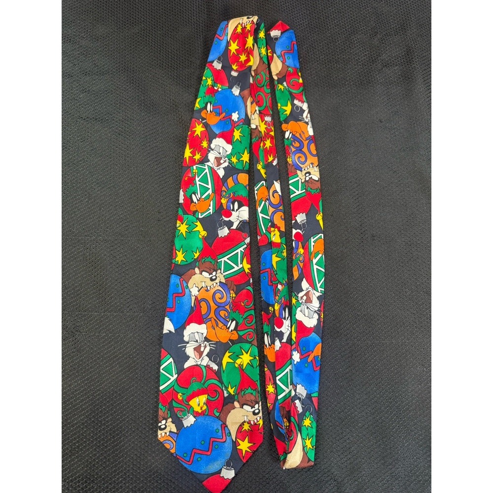 Looney‎ Tunes Holiday Christmas Neck tie, Fun, Handsome, Perfect Holiday Gift